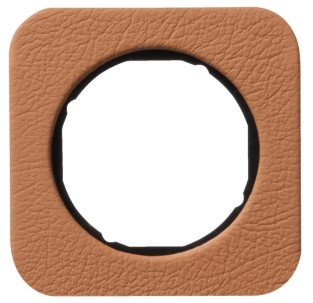 Bruin leer met zwarte sokkel